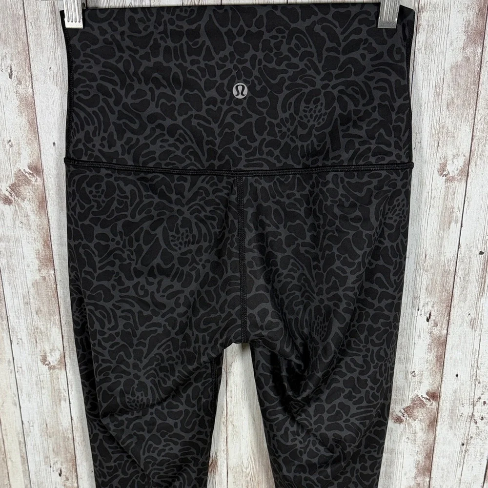Lululemon Wunder Under Leggings sz 6 Full-On Luxtreme Roll Down Petal Camo Black - Picture 6 of 13